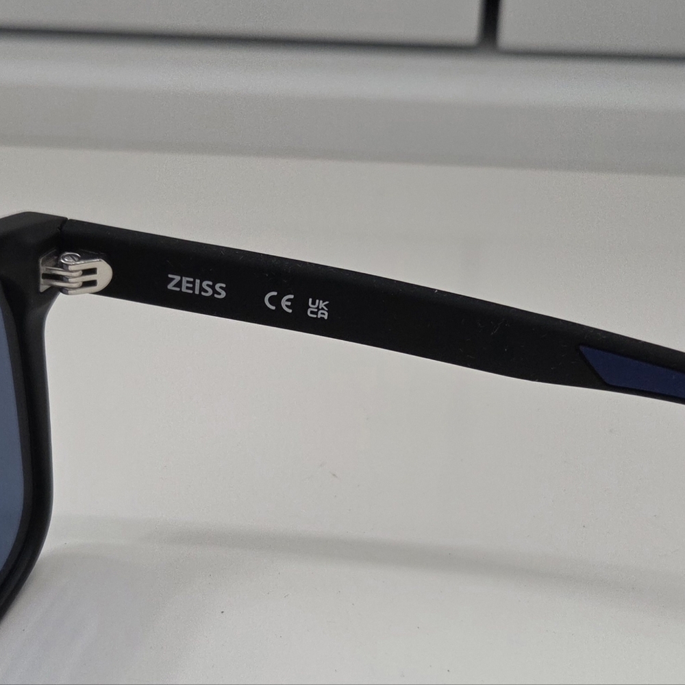 Zeiss LightPro Polarized Sunglasses Black Blue Lens NWT w/ Case - Picture 5 of 11